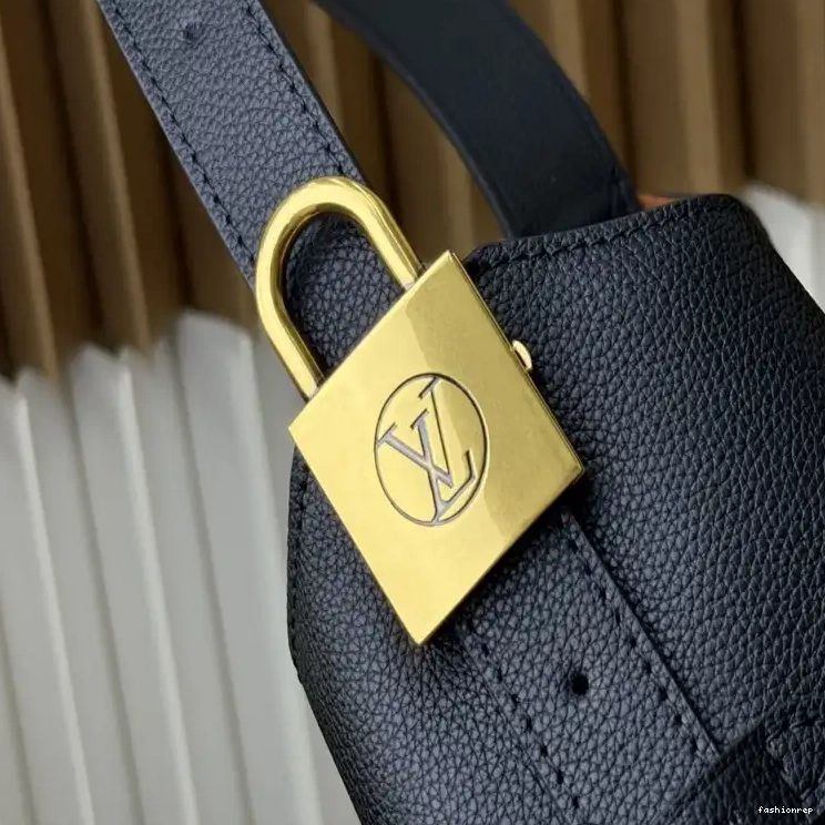 Fashionrep Bags 2408YA0078 LV 0703